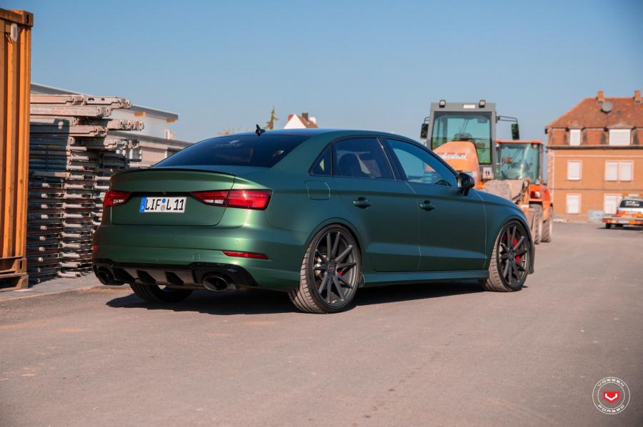  Audi RS3 Sedan on Vossen Wheels (VPS-301) 2018 года  (фото 29 из 57)
